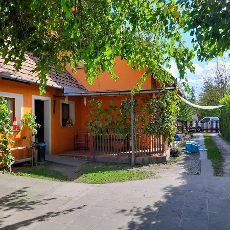 Voros Apartman Апартаменты *